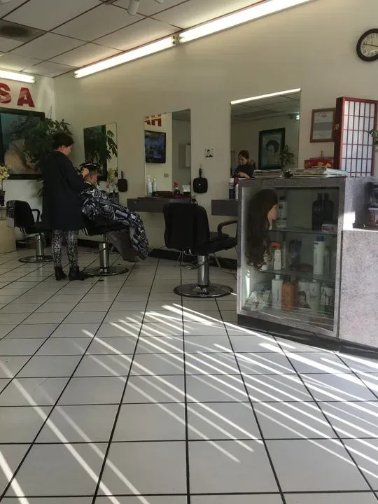 https://cdn.salonspotlight.com/photos/63phD6KeAUlWAKVxtr5q/49fa9f31-9964-4b4f-8aaa-f6c790555f42_720x720