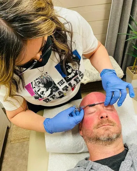 https://cdn.salonspotlight.com/photos/67Mux6r8ZKmqNNxQOVuG/da61df09-d4f3-43ac-a62b-ea78dc44ab31_720x720