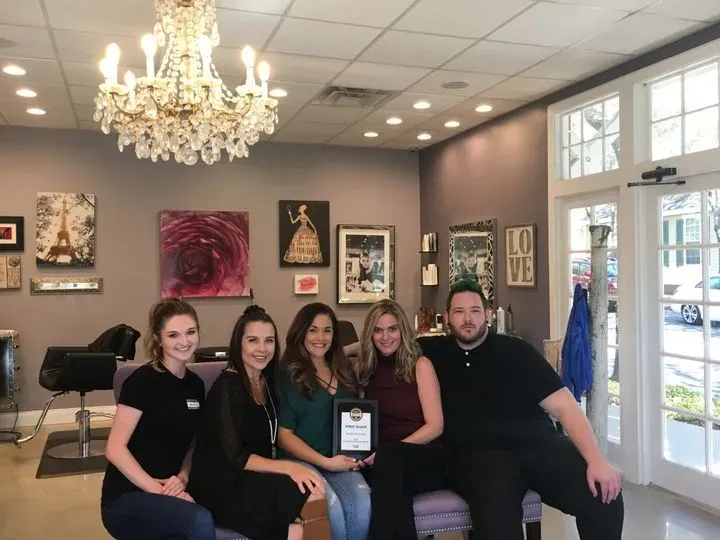 https://cdn.salonspotlight.com/photos/67zH79Y7iGBqezaCabje/67d364f6-3cdd-44f0-9e98-afec641b325b_720x720
