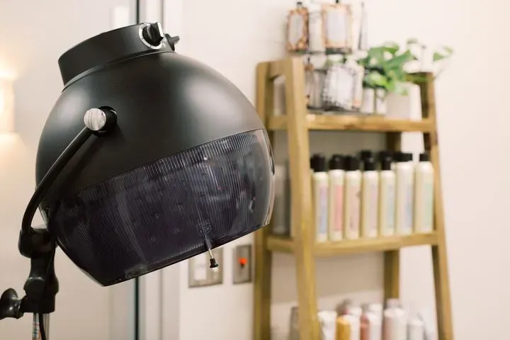 https://cdn.salonspotlight.com/photos/68JbrZyL9pcHyVsuNrAf/70ae36ba-04a4-4d4e-b8e0-0cc86069a9a1_720x720