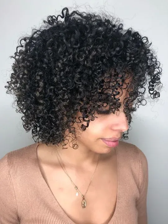 https://cdn.salonspotlight.com/photos/68JbrZyL9pcHyVsuNrAf/c06322a4-8dc5-401d-9fb9-5196cc4e915a_720x720