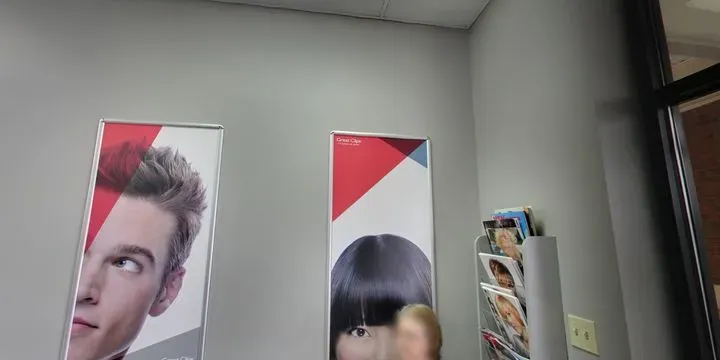 https://cdn.salonspotlight.com/photos/68c2uI6qBb4OEL34U1gh/8cc9fd2f-2ff9-4c56-8078-213d82061052_720x720