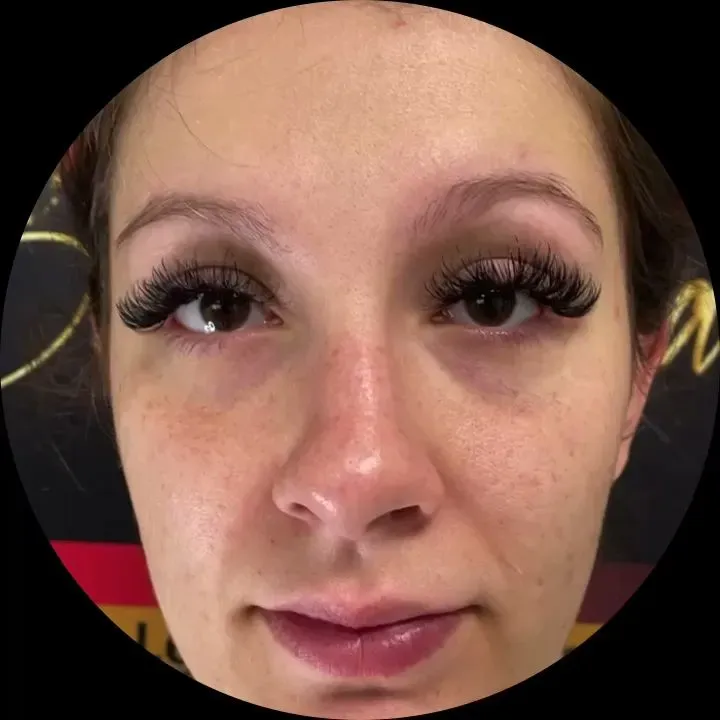 https://cdn.salonspotlight.com/photos/68qE0j2Gd9LspTSVJa94/4c7caeab-96f0-4067-b09d-e92f1ed160d1_720x720