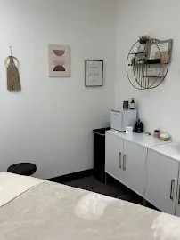 https://cdn.salonspotlight.com/photos/69wwlVNkd3X3qkUkWBJA/db4f0aaa-01a2-4d2c-94c5-381d1e3ef4fc_720x720