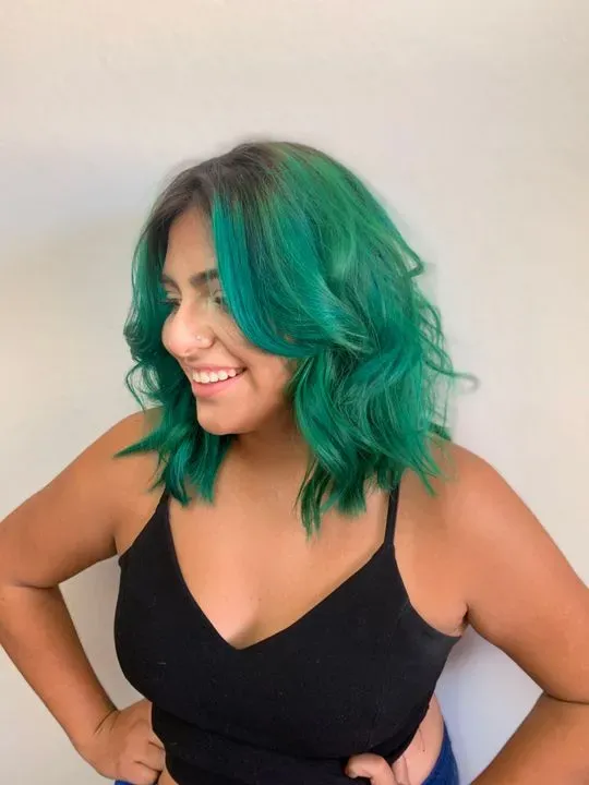 https://cdn.salonspotlight.com/photos/6B4SqHokCrDG5w09InTK/1525aa77-3a65-4b29-bf21-3e795d72faf6_720x720