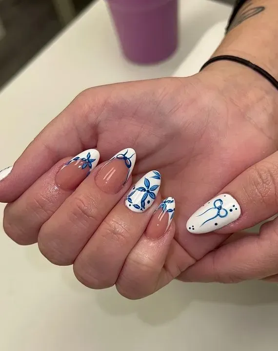 https://cdn.salonspotlight.com/photos/6BviiOAtDhOW7Oi8wOIx/ae9af4c1-aff1-4b98-a109-3ea1ad42c583_720x720
