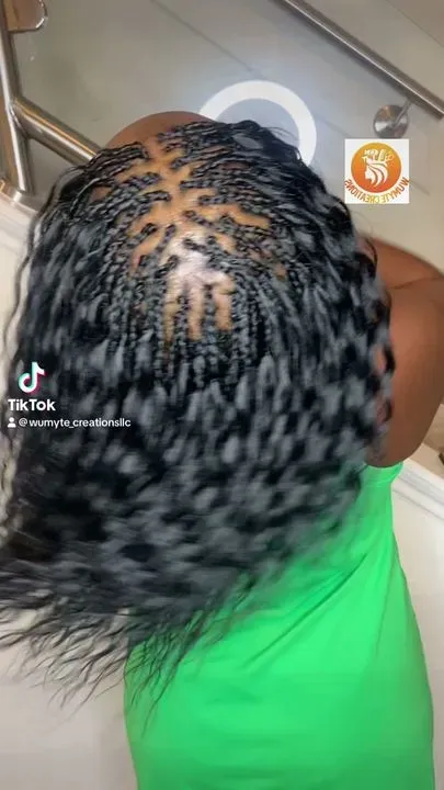 https://cdn.salonspotlight.com/photos/6DIEOzsNYTk2xgadbVnk/974586a5-8f5a-4a0e-912b-3576ad9546fc_720x720