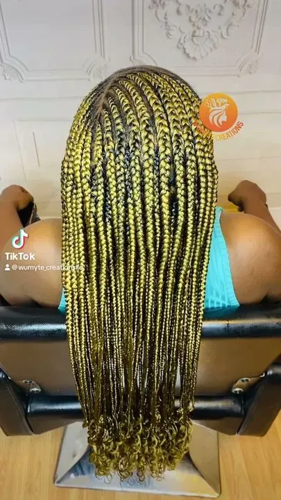 https://cdn.salonspotlight.com/photos/6DIEOzsNYTk2xgadbVnk/f0684b17-f0c1-4028-b425-f2b67e957cc4_720x720