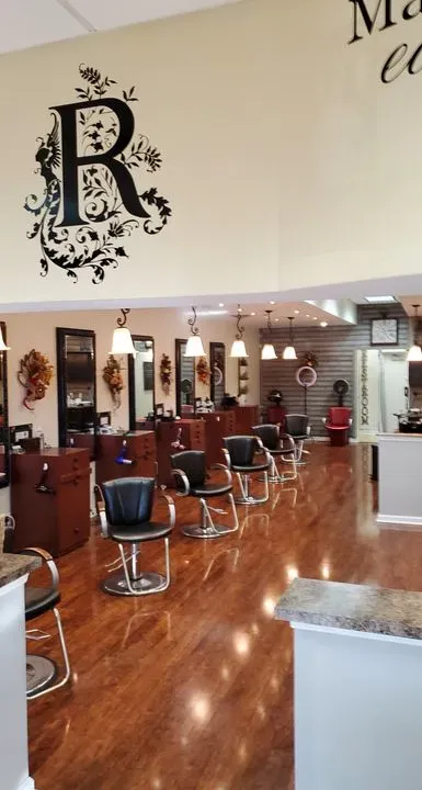 https://cdn.salonspotlight.com/photos/6Dd2iTzzRANOfEMOw7LS/48d27258-194c-4fa8-9701-6eaa763b3871_720x720