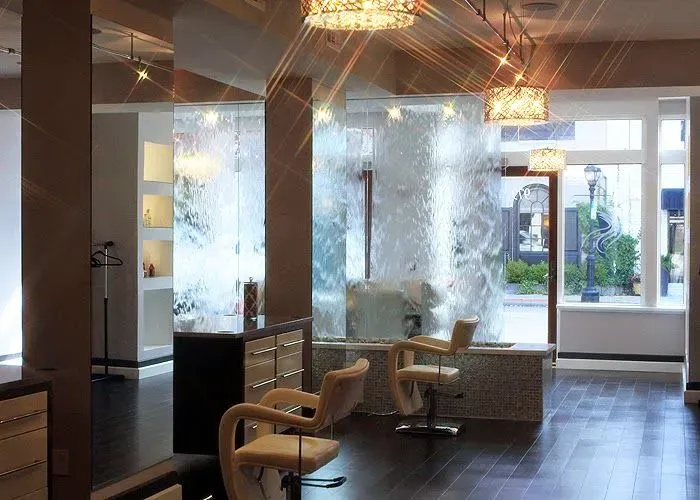 https://cdn.salonspotlight.com/photos/6EkTJgcrQGqtwtUpJyj4/17946fe2-8f94-4569-a751-83c613359f24_720x720