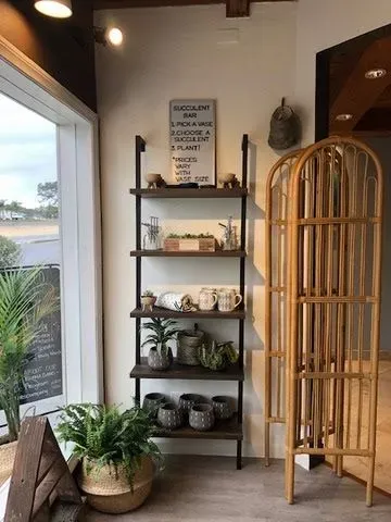 https://cdn.salonspotlight.com/photos/6F2g8pPOlsZxpxHDcCRa/84d914b9-a7fe-46c2-905f-d3498624a9ce_720x720