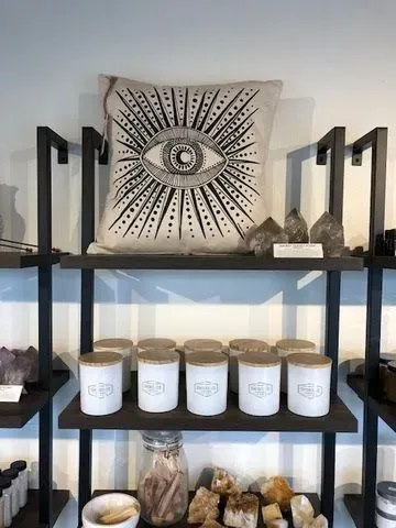 https://cdn.salonspotlight.com/photos/6F2g8pPOlsZxpxHDcCRa/a9b06250-ca4b-4f9b-8fb5-9a53c1b9b0c7_720x720