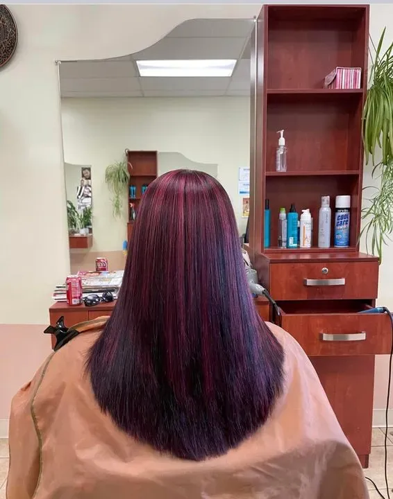 https://cdn.salonspotlight.com/photos/6IcUekQ59IvGzofElci4/c7a49e2e-d4c5-4e90-82cc-f5f447e0bab6_720x720