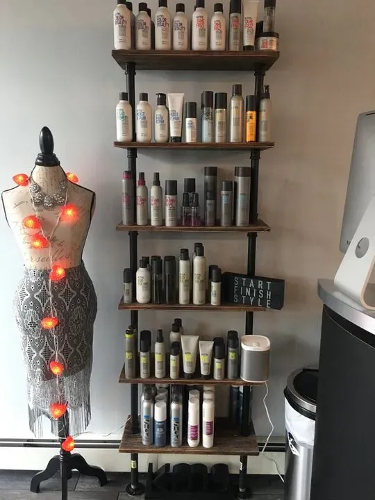 https://cdn.salonspotlight.com/photos/6K85Qff87p3MUAR6sfzM/821ba044-dd20-452b-bf38-9c773a76213d_720x720