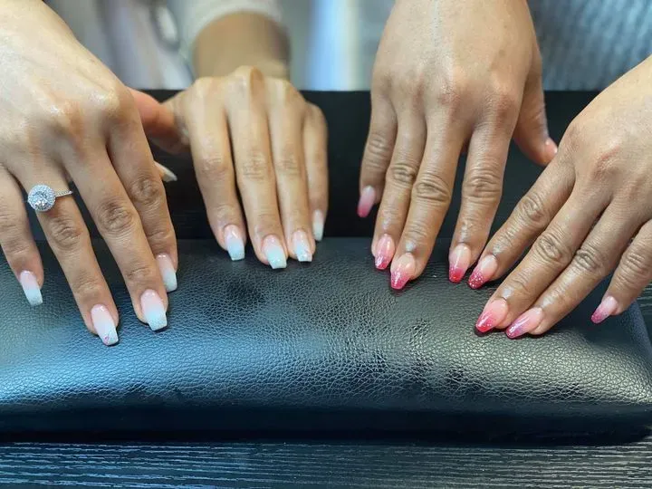 https://cdn.salonspotlight.com/photos/6KCOMmVUYTfKsIrsBxfr/47a9f8a8-fe6b-43ee-978e-be67f7daecd1_720x720