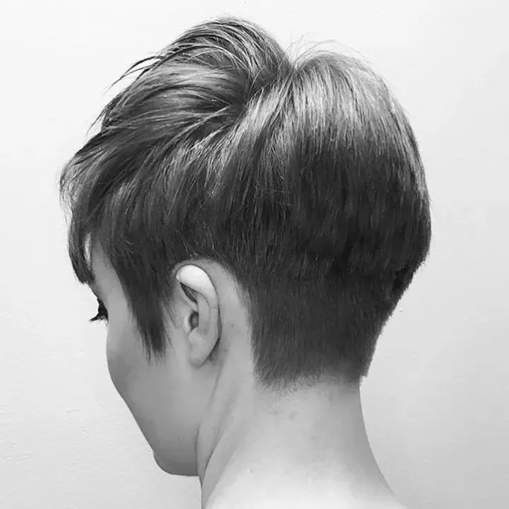 https://cdn.salonspotlight.com/photos/6KWo2DJytjJN5YTsCUQh/4b66628f-2aac-49a3-a8a7-441dc4ff50a6_720x720