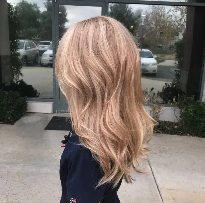 https://cdn.salonspotlight.com/photos/6KWo2DJytjJN5YTsCUQh/fb5c4e83-63fb-407b-ade6-aa6e8efb0ef5_720x720