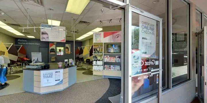https://cdn.salonspotlight.com/photos/6KkpZsE6pN7l5VDuDjCU/9e93e301-362f-465a-b930-01fd4666c202_720x720