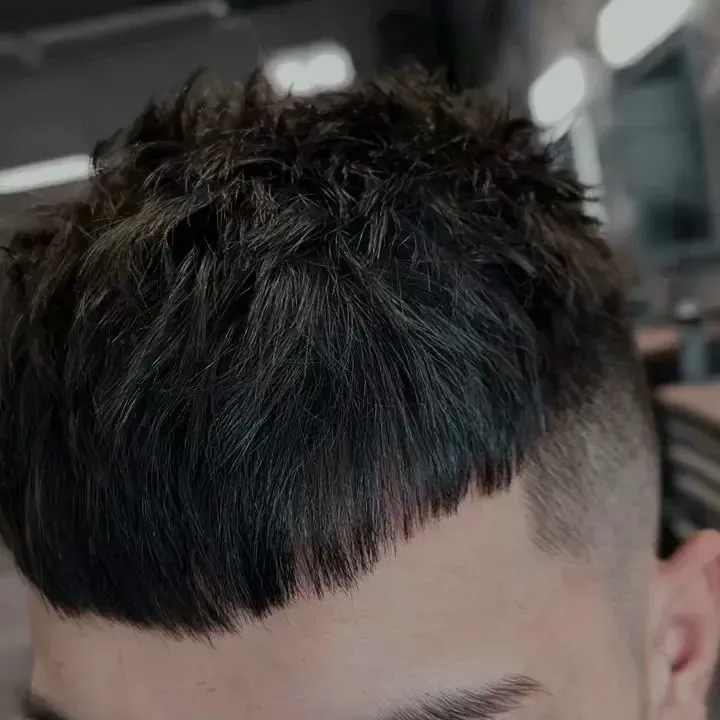 https://cdn.salonspotlight.com/photos/6MWceh7VLO6gMZKSLdd0/e75f0eb2-77f2-4ec3-9ff0-c7561ec80aea_720x720