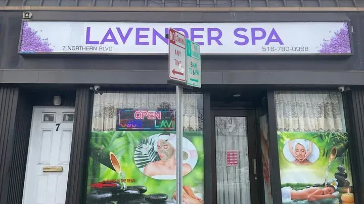 https://cdn.salonspotlight.com/photos/6MzoV5hMYYRrIGYOw7Yw/79c1ba09-c4a0-47f5-b50e-9df1f088ccae_720x720