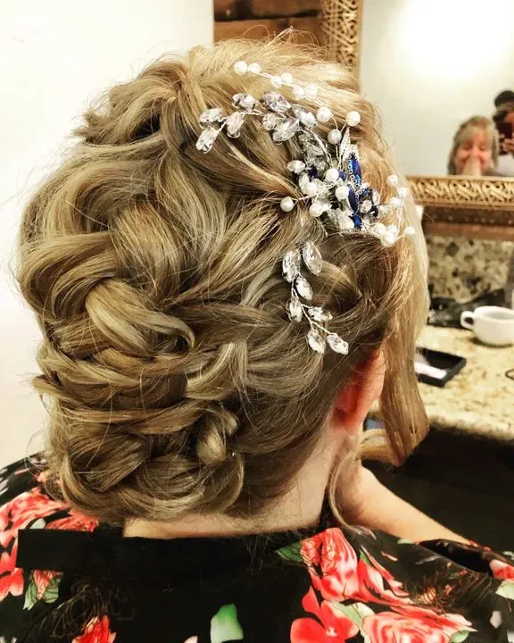 https://cdn.salonspotlight.com/photos/6NrQg6ubDQEtcN0Q6RKU/3a25c462-fe78-4668-b2d2-4cd5e01ab7d6_720x720