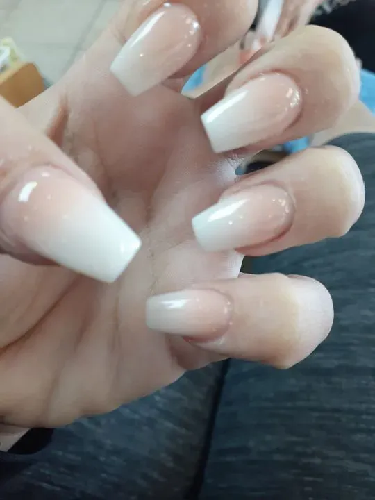 https://cdn.salonspotlight.com/photos/6PIgWgqVlZ68ZHkDVzAR/51afe709-36e9-4842-a010-e90adbf0c399_720x720