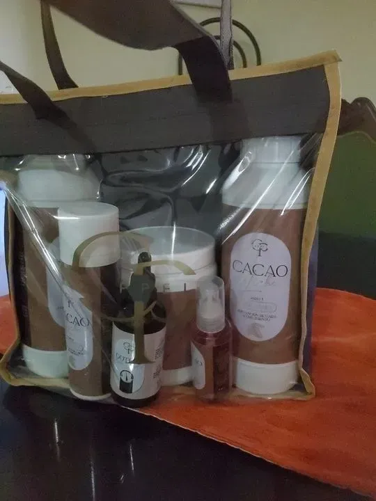 https://cdn.salonspotlight.com/photos/6QMHGkLPCbqFEHvgLgrL/3248528e-3dca-48d6-8c25-0d7d2dd83915_720x720