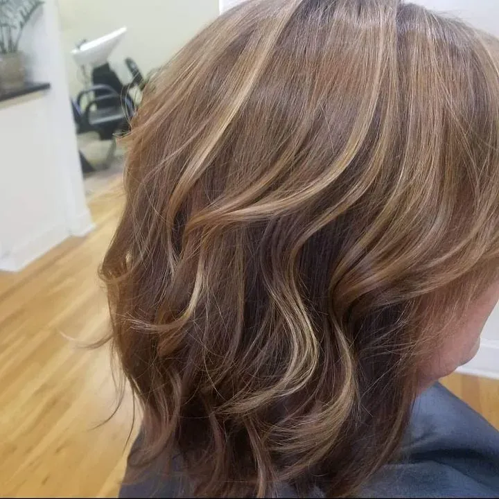 https://cdn.salonspotlight.com/photos/6QadwDZs21SOKlHEMWSr/71baecbd-9195-4abe-83ad-8e14c1a7cb71_720x720