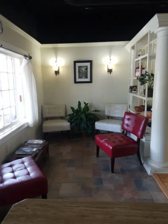 https://cdn.salonspotlight.com/photos/6QadwDZs21SOKlHEMWSr/885dec44-4530-40dd-8da4-1759cfebe9fb_720x720