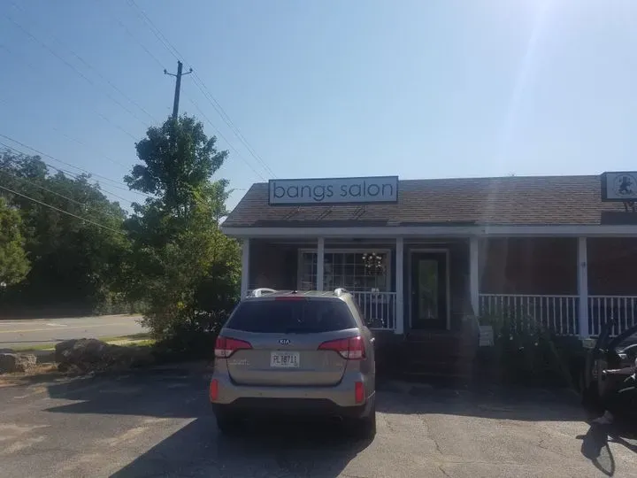 https://cdn.salonspotlight.com/photos/6QadwDZs21SOKlHEMWSr/ee192e1e-7042-468c-95cf-684d94732bbe_720x720