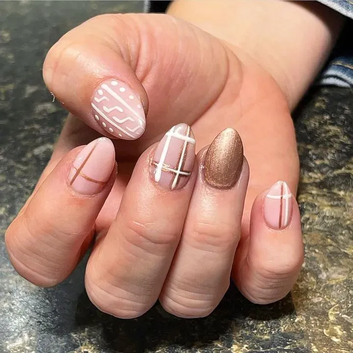 https://cdn.salonspotlight.com/photos/6RY6O9KsyPyA1W0To7rr/f157f77e-f614-47d2-804c-d86527cd9d77_720x720