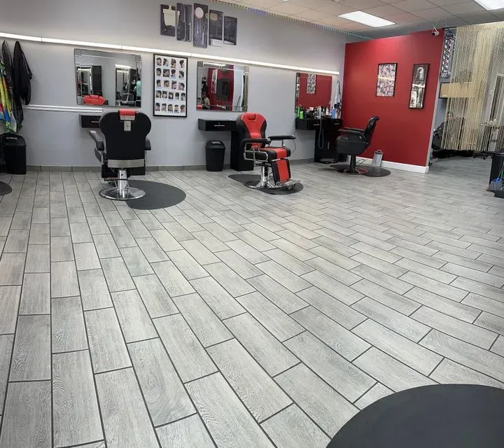 https://cdn.salonspotlight.com/photos/6Vj6fqCthk0eTazhNgYc/be43044f-dd3c-4a91-8670-509a09511f70_720x720