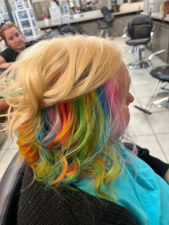 https://cdn.salonspotlight.com/photos/6YRv1hGeSB3tlEzooW4w/50e36c53-6194-4814-9e4c-4b37e045aabd_720x720