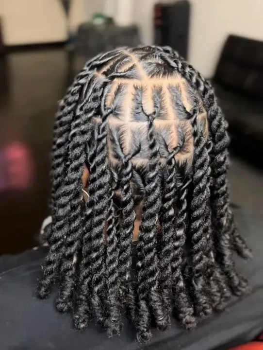 https://cdn.salonspotlight.com/photos/6aag83OB7WCjeAOYMV9u/4b3bee30-f986-4360-bfc9-cb23ac2a0e18_720x720