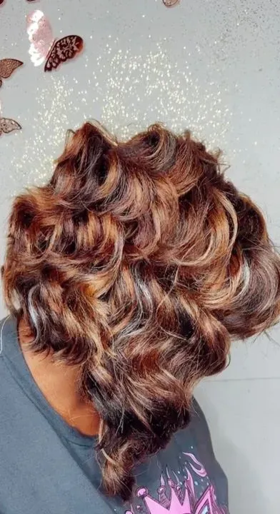 https://cdn.salonspotlight.com/photos/6aag83OB7WCjeAOYMV9u/e65a5a4a-c7c0-4a94-8e9b-557f0d2902a4_720x720