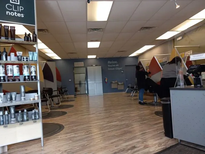 https://cdn.salonspotlight.com/photos/6cjhH80FH4zQRNG70aRc/5e2673bd-69ff-4fc7-9a47-72b251c1ad45_720x720