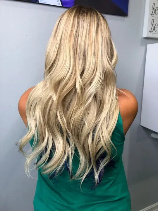 https://cdn.salonspotlight.com/photos/6craPkAZpqa3N8EtzExt/5f56b7f6-a17c-40d8-a279-981405107a18_720x720