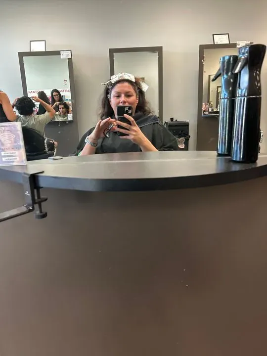 https://cdn.salonspotlight.com/photos/6hpdnBhECVeOH5NvHgZr/332c35a3-f304-4669-a22c-47debee4b2ec_720x720