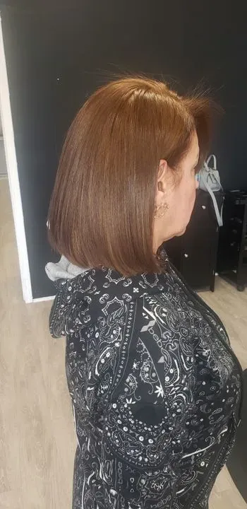 https://cdn.salonspotlight.com/photos/6iMWc0cDVDVakPQ0FAtv/cac9eed2-33ab-4d15-9b60-06d22b735a96_720x720