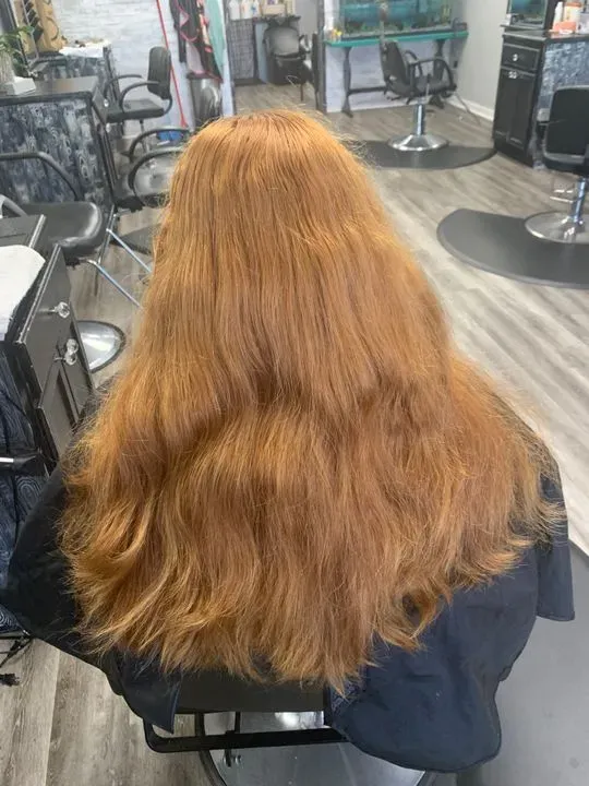 https://cdn.salonspotlight.com/photos/6lECrJOyxODv9ptNUj1O/41b7b0a0-f7fc-49fc-bb1d-d87f6f7e4d8b_720x720