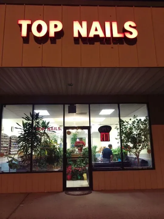 https://cdn.salonspotlight.com/photos/6lNTYQlvF2ZtVCazeJfC/0c8ca691-c25b-479b-ab5c-9fafc5d77ed2_720x720