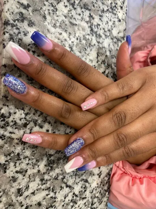 https://cdn.salonspotlight.com/photos/6lNTYQlvF2ZtVCazeJfC/a24fa018-12d5-464a-b31f-624b98a700c7_720x720