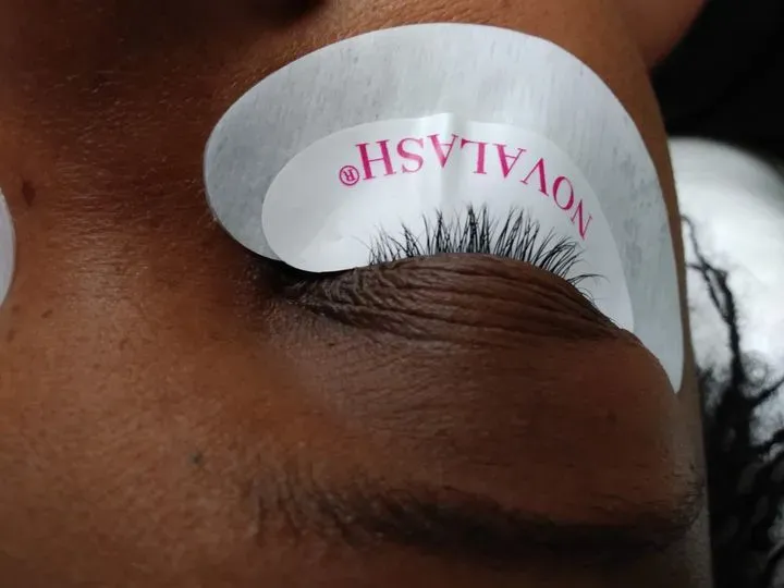 https://cdn.salonspotlight.com/photos/6mVO7S0nXJnT7VK4b4xv/7ad21210-b045-49d8-87a2-9c820176bf75_720x720
