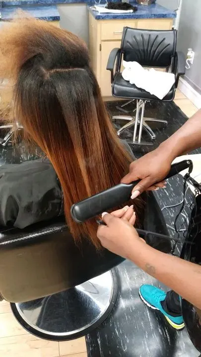 https://cdn.salonspotlight.com/photos/6mVO7S0nXJnT7VK4b4xv/824ec2da-a591-424f-a9cd-818a32617689_720x720
