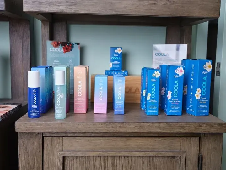 https://cdn.salonspotlight.com/photos/6oLJNhZDmCrBnQ9oIimz/2b01dbf8-2e3a-4707-922d-7c2d32e38367_720x720