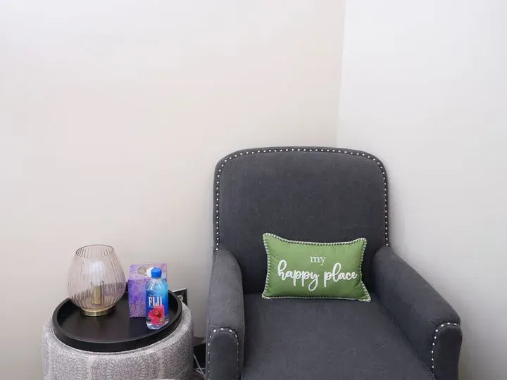 https://cdn.salonspotlight.com/photos/6oLJNhZDmCrBnQ9oIimz/7809e231-8068-47f3-a4c4-3d9948f4ea30_720x720