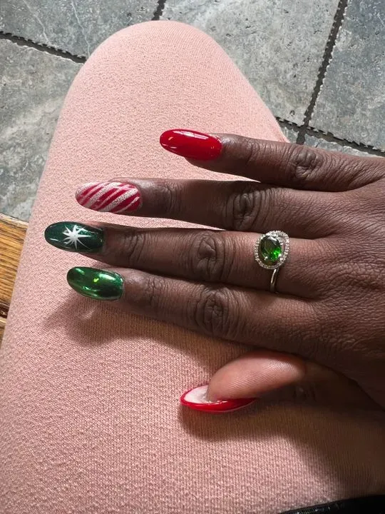 https://cdn.salonspotlight.com/photos/6oh8523kyK9hcTmrDGzW/956816b1-f613-4c5b-a4d3-77a8a9799673_720x720