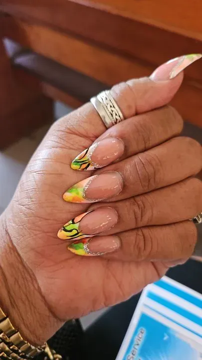 https://cdn.salonspotlight.com/photos/6oh8523kyK9hcTmrDGzW/c4c7d41e-ae4a-4311-aeb6-681a7ec823fe_720x720