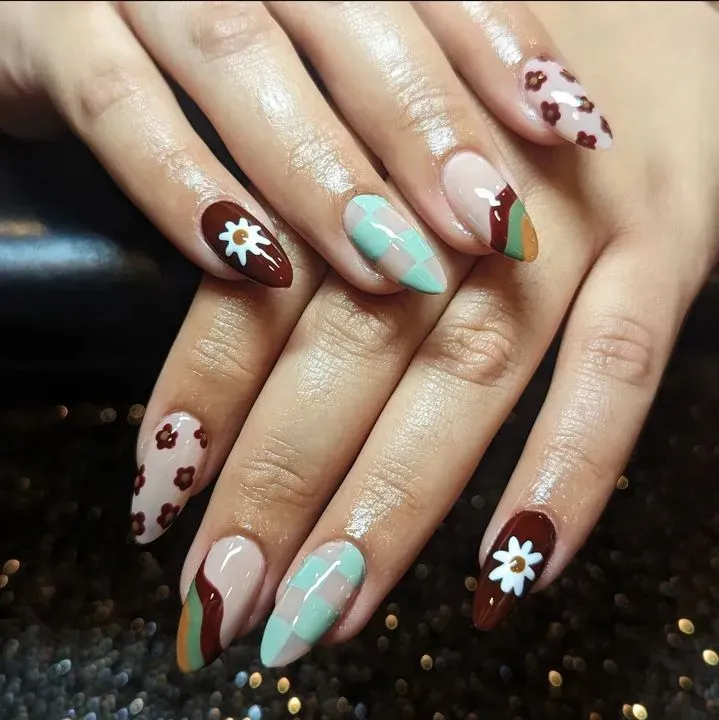 https://cdn.salonspotlight.com/photos/6qDqJv5OaUGvFu1bqUrS/333e2ad8-2d2b-4fe3-ab84-d8aca1a7a361_720x720