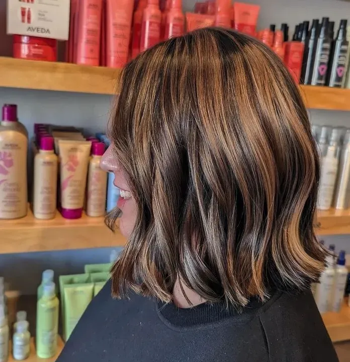 https://cdn.salonspotlight.com/photos/6qDqJv5OaUGvFu1bqUrS/480b396b-6dc4-490d-a847-a0a071f786db_720x720